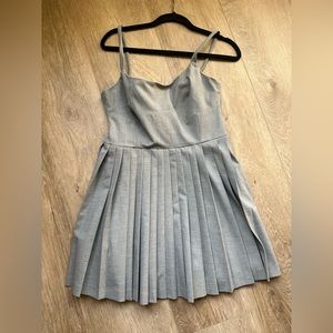 Aritzia Sunday Best pleated dress